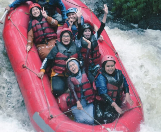 Rafting Kancah Nangkub Pangalengan